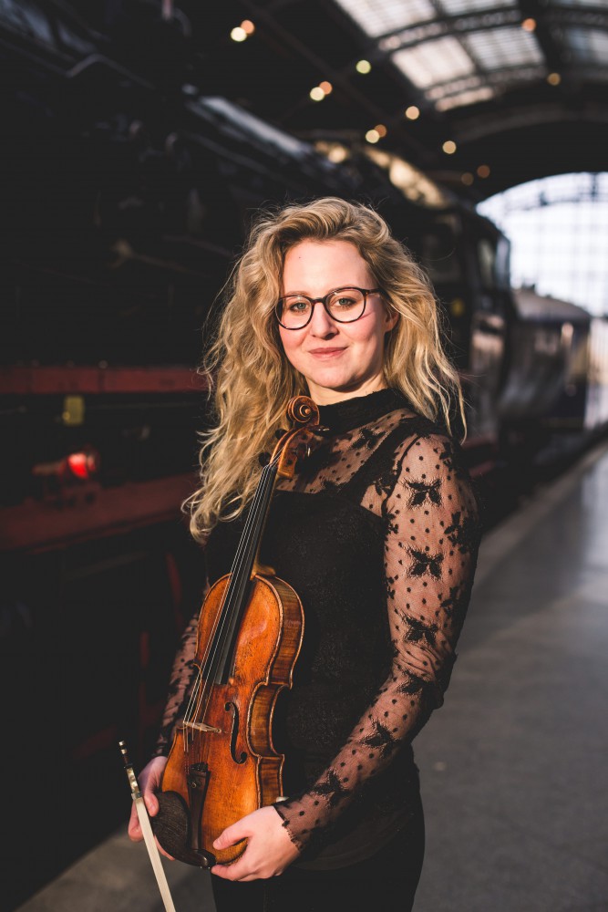 Felicitas Wehmschulte : Violine