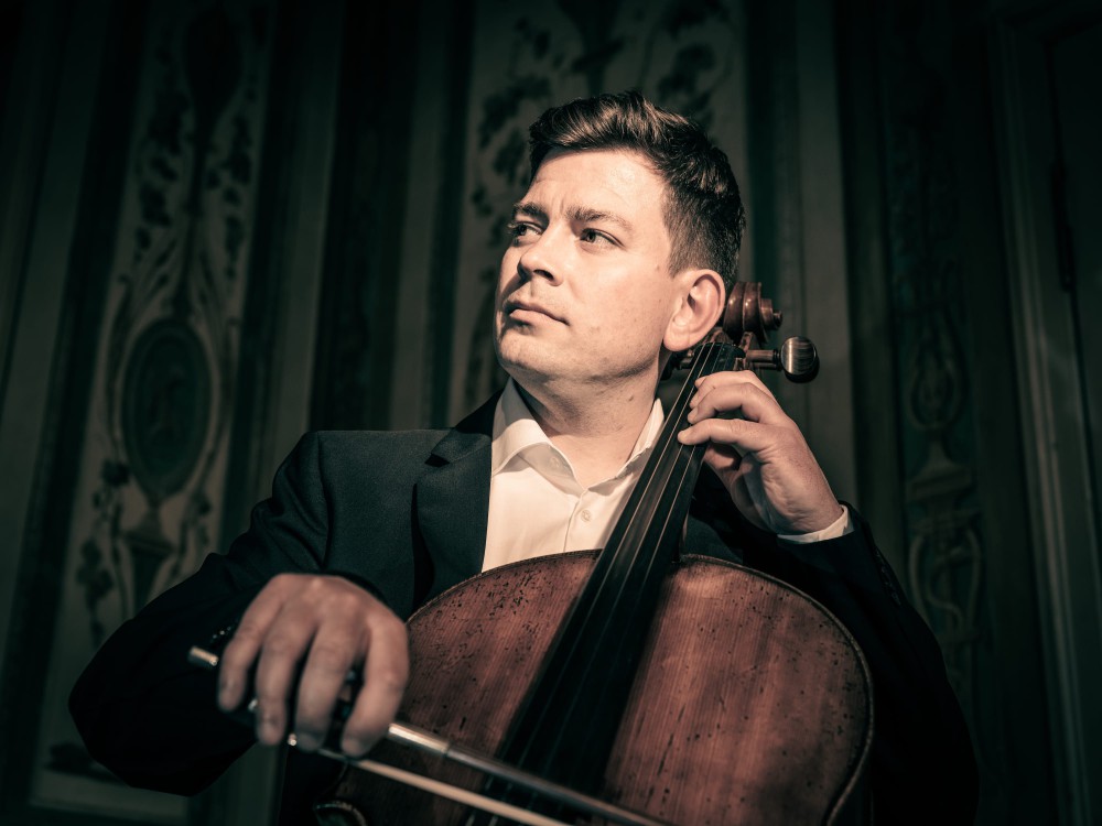 Jonathan Weigle : Cello