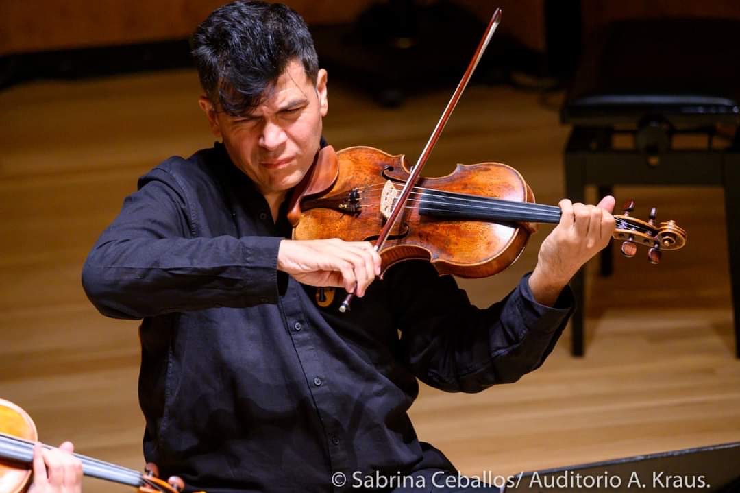 Humberto Armas : Viola